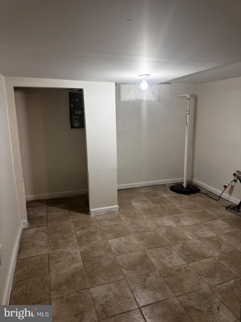133 N Glover St Property Photo 10