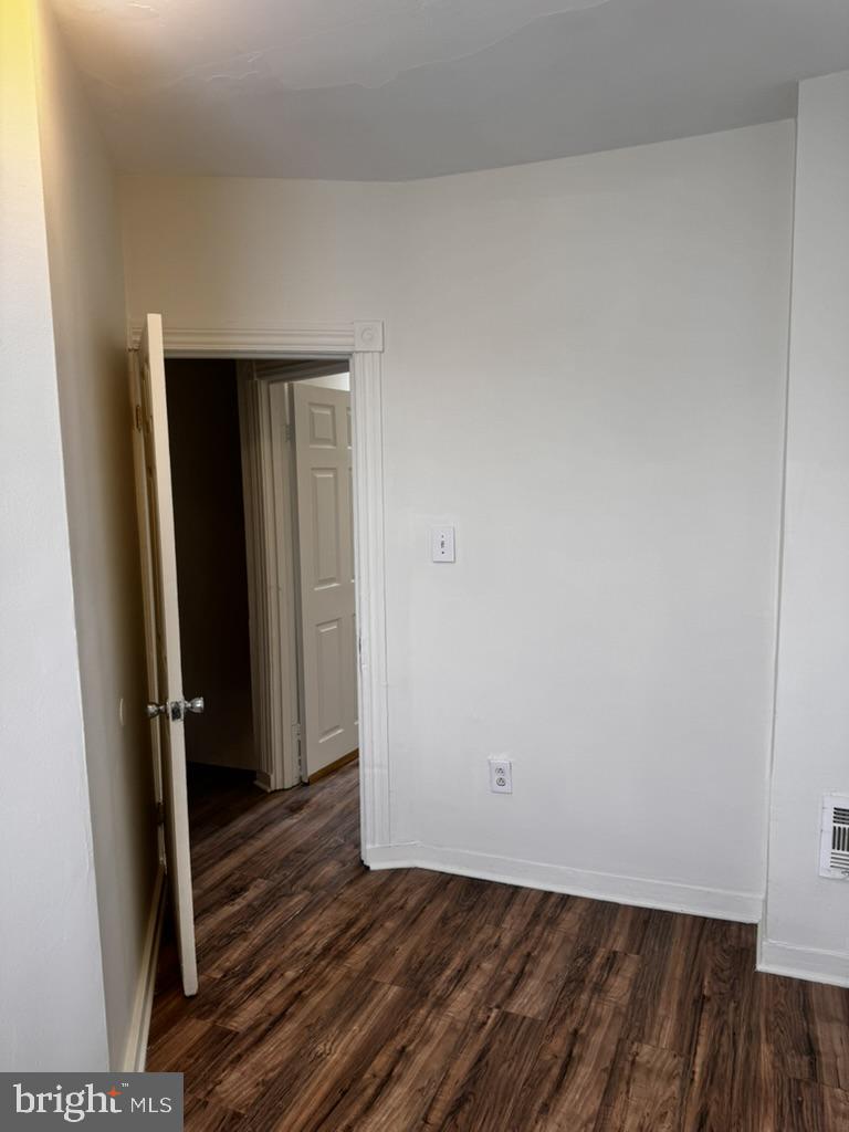 133 N Glover St Property Photo 25