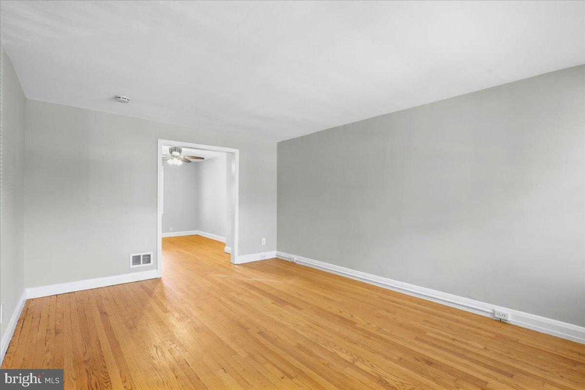3725 Elmley Ave Property Photo 3