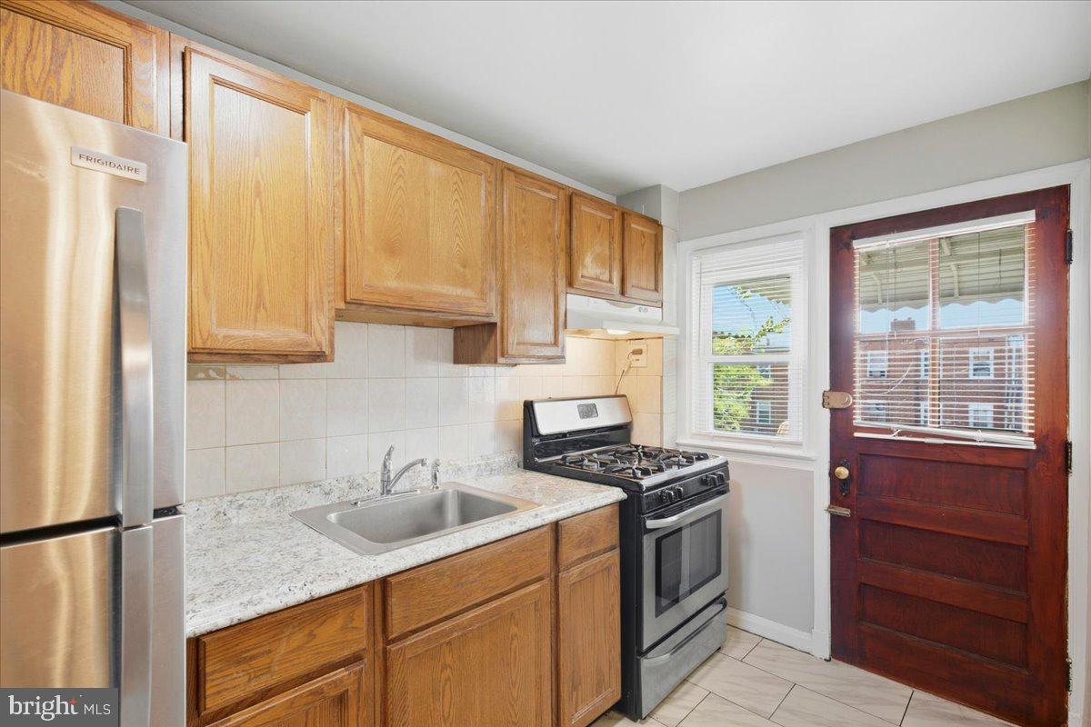 3725 Elmley Ave Property Photo 9