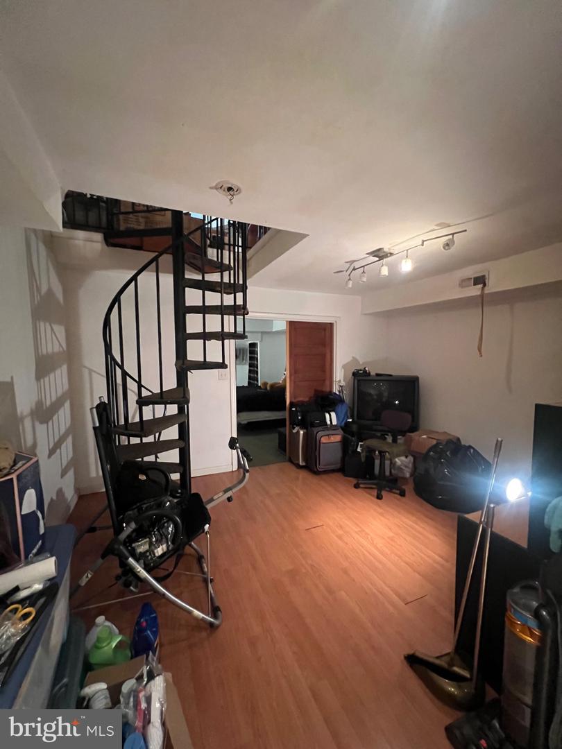 2014 Park Ave Property Photo 9