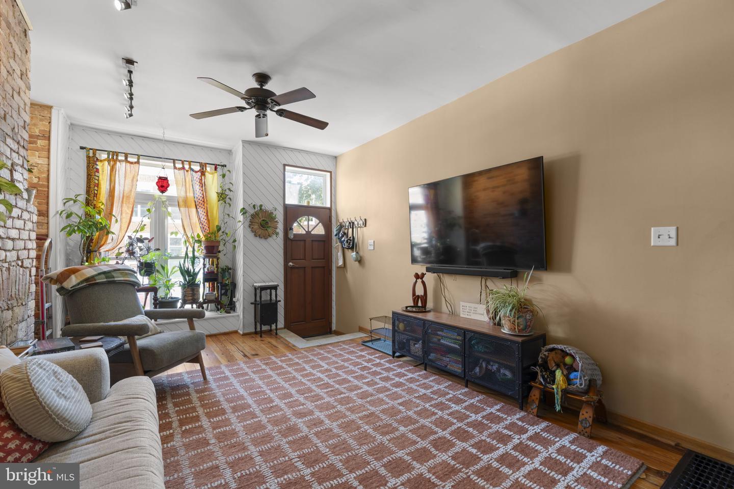 1702 Jackson St Property Photo 7