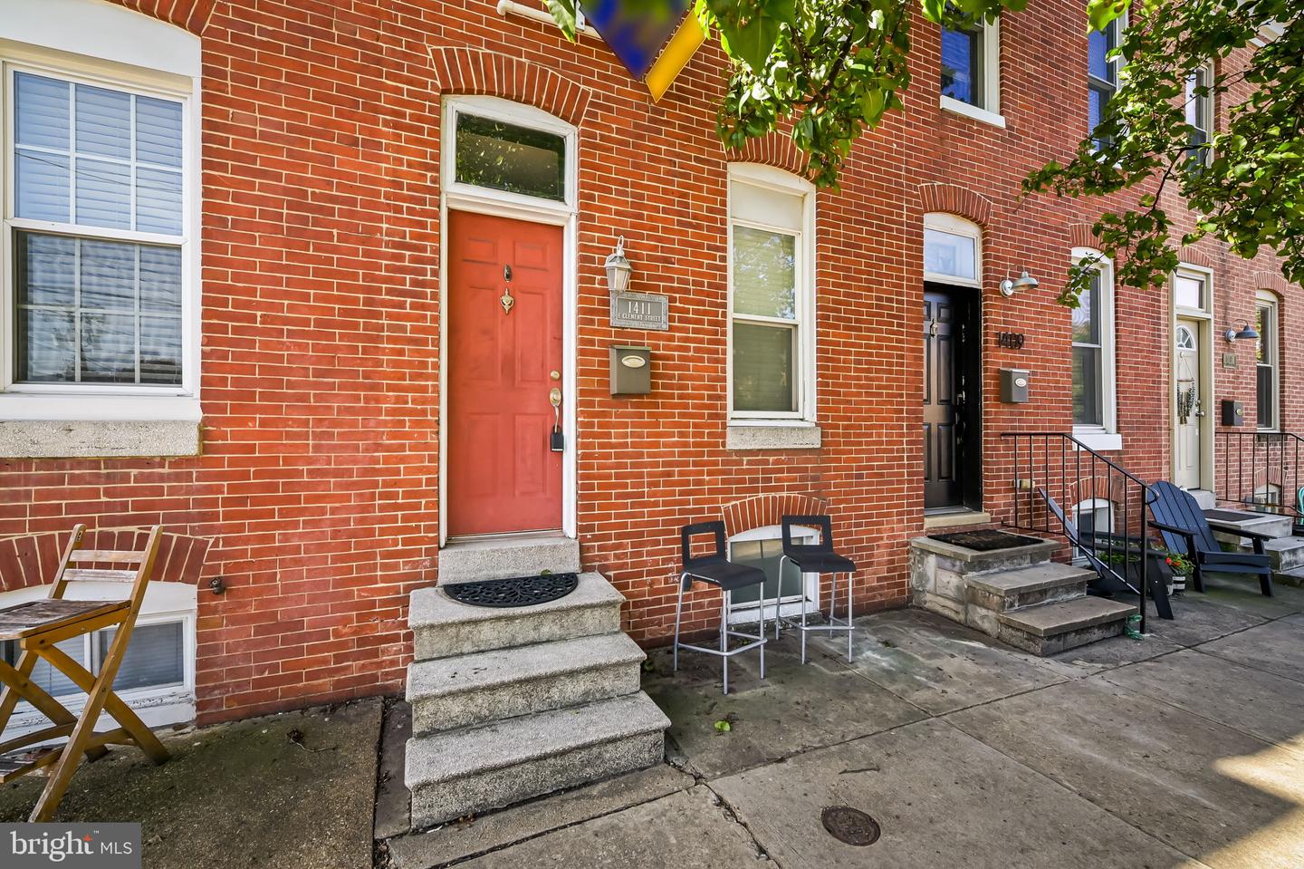 1411 E CLEMENT ST Property Photo 1