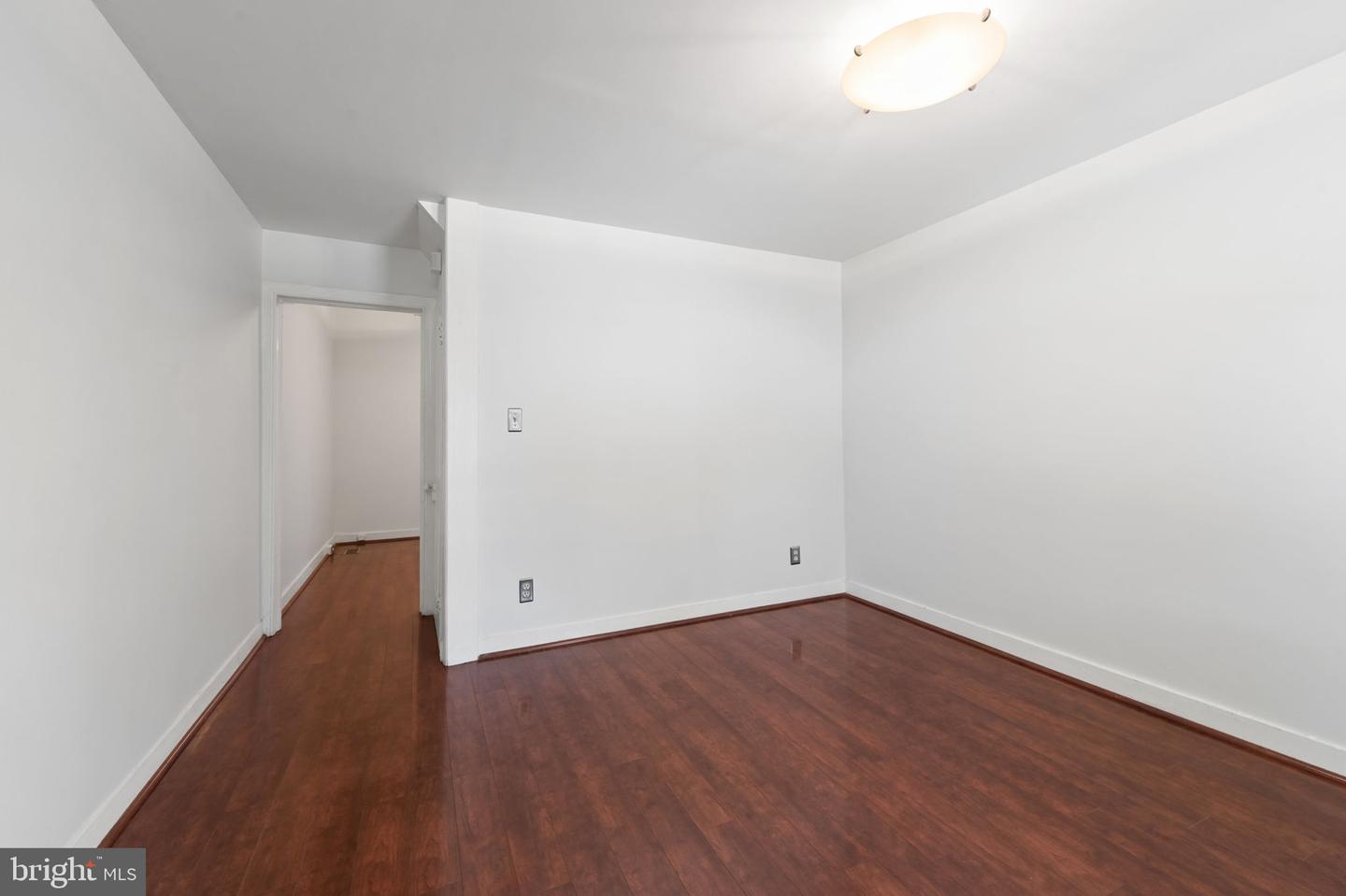 1411 E Clement St Property Photo 6