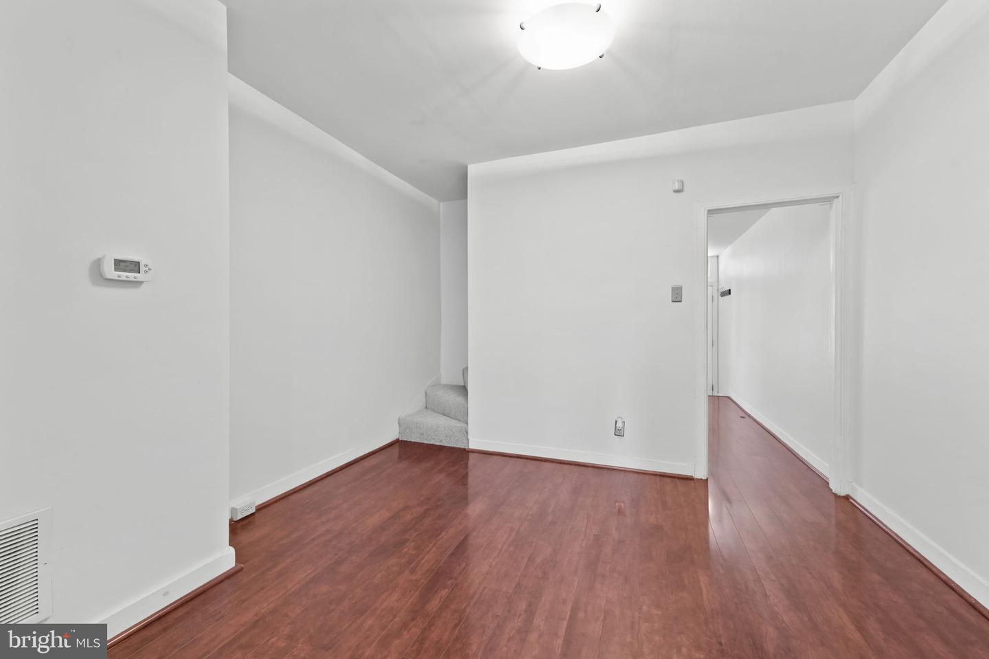 1411 E Clement St Property Photo 7