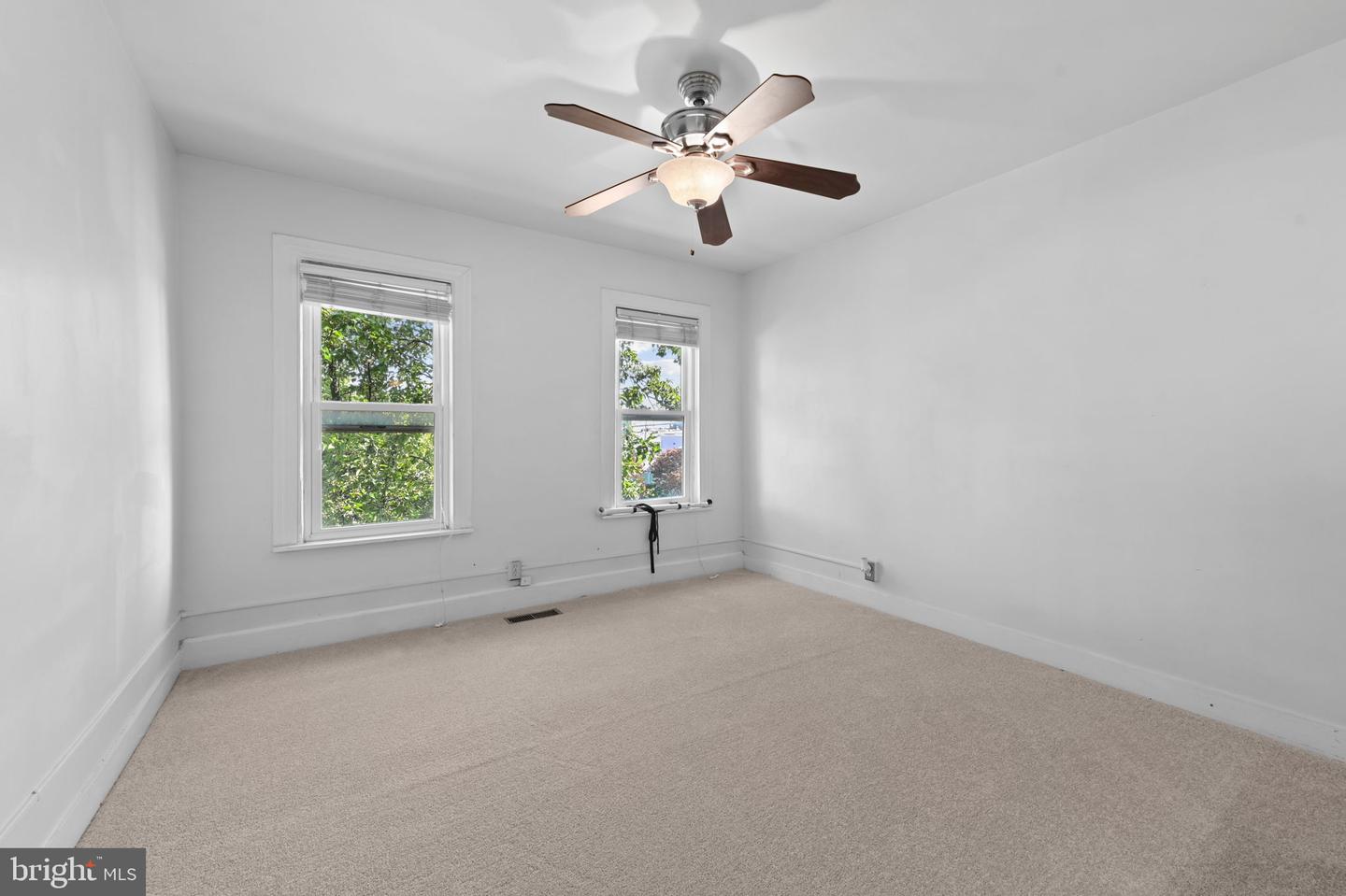 1411 E Clement St Property Photo 14