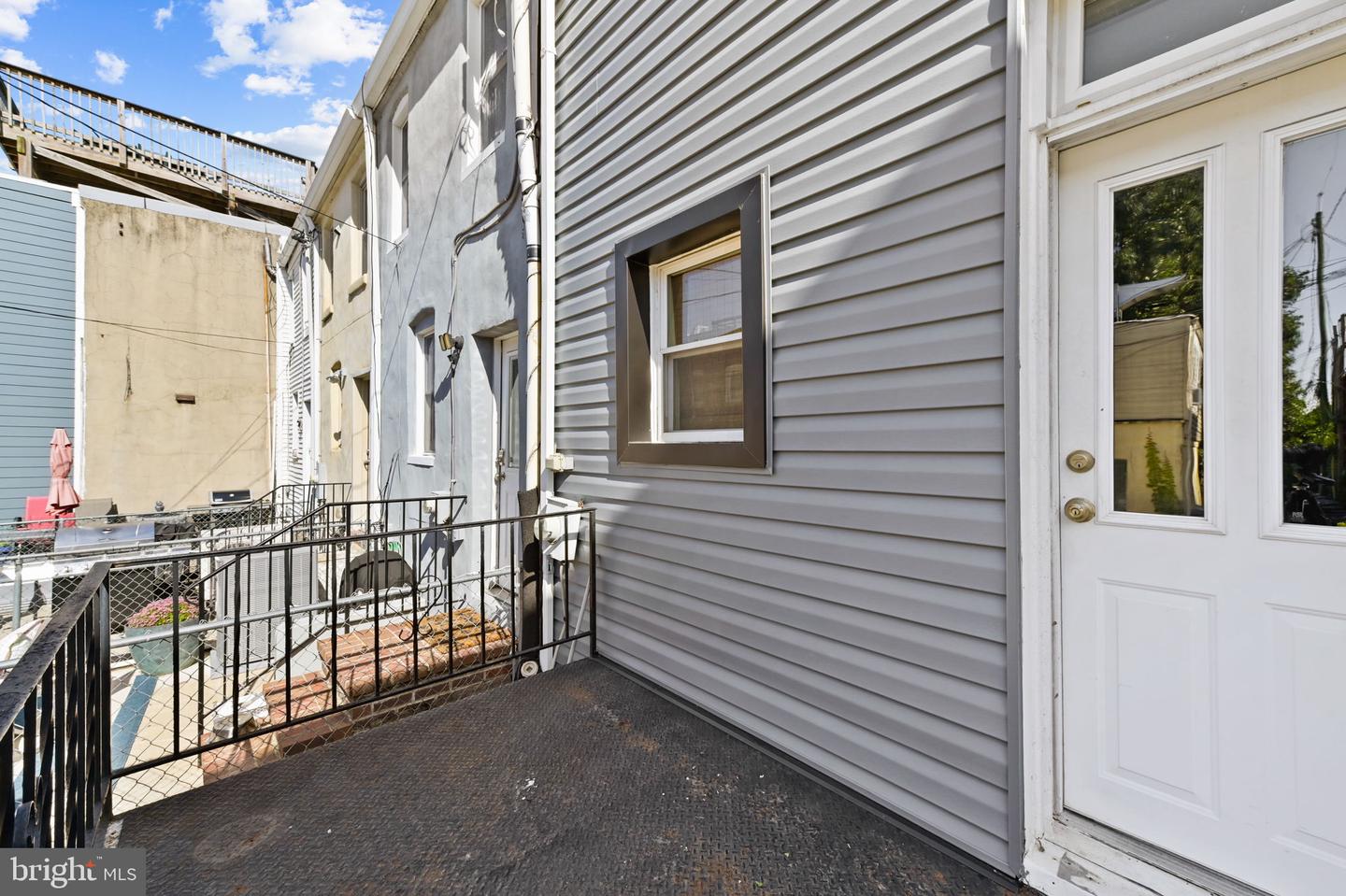 1411 E Clement St Property Photo 20