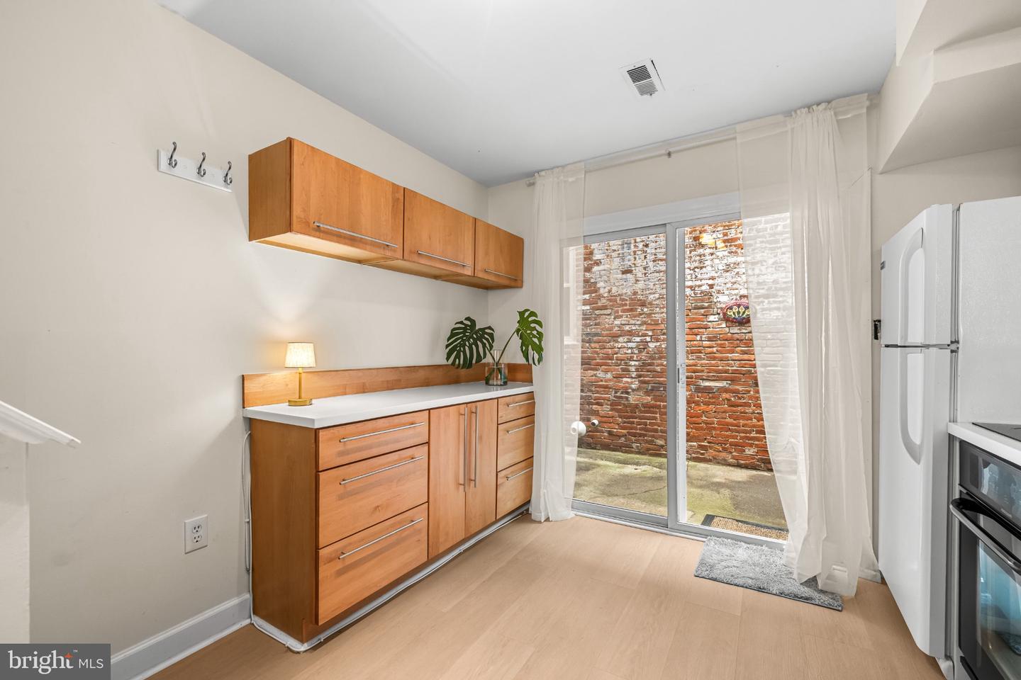 5 E Hamburg St Property Photo 10