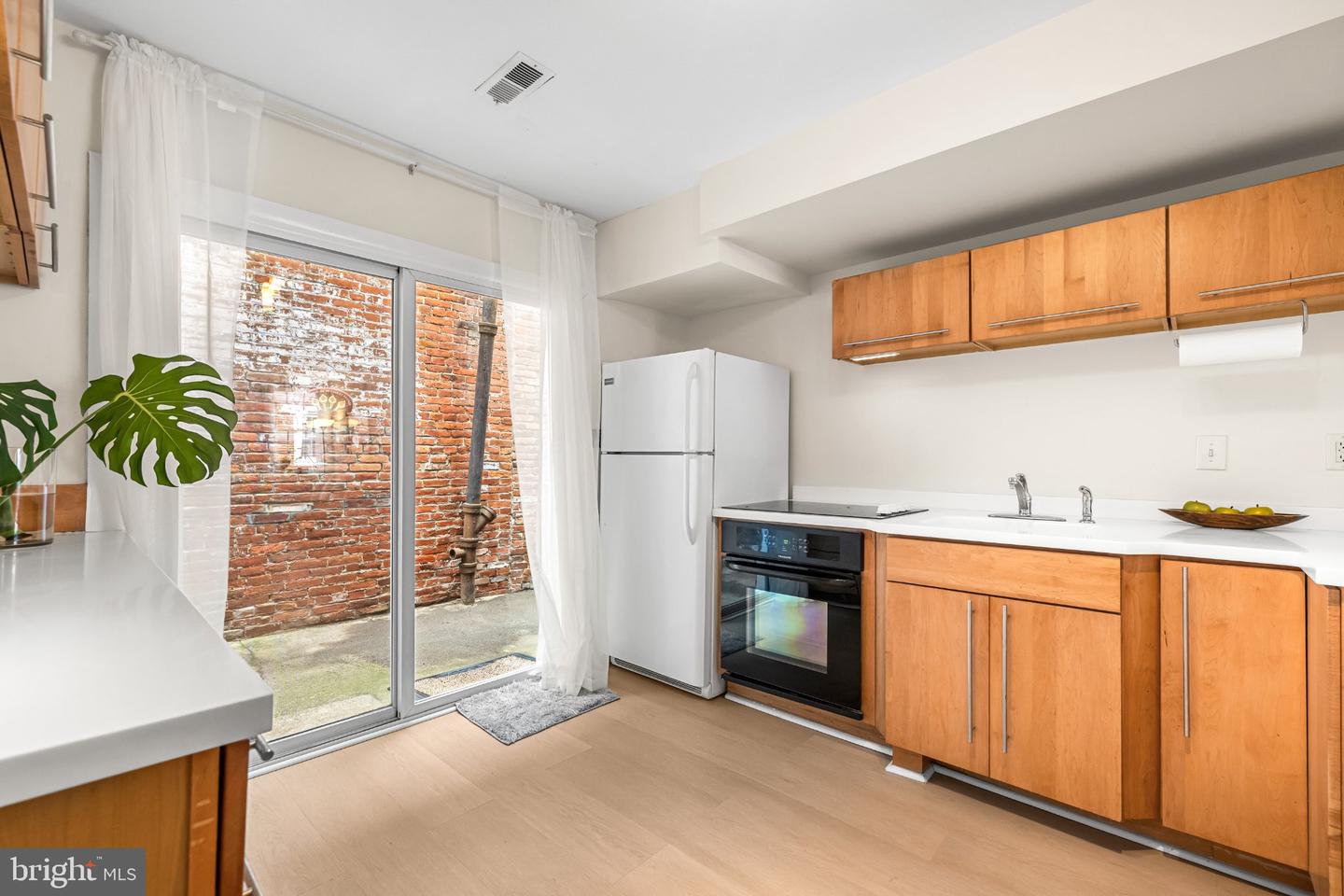 5 E Hamburg St Property Photo 11