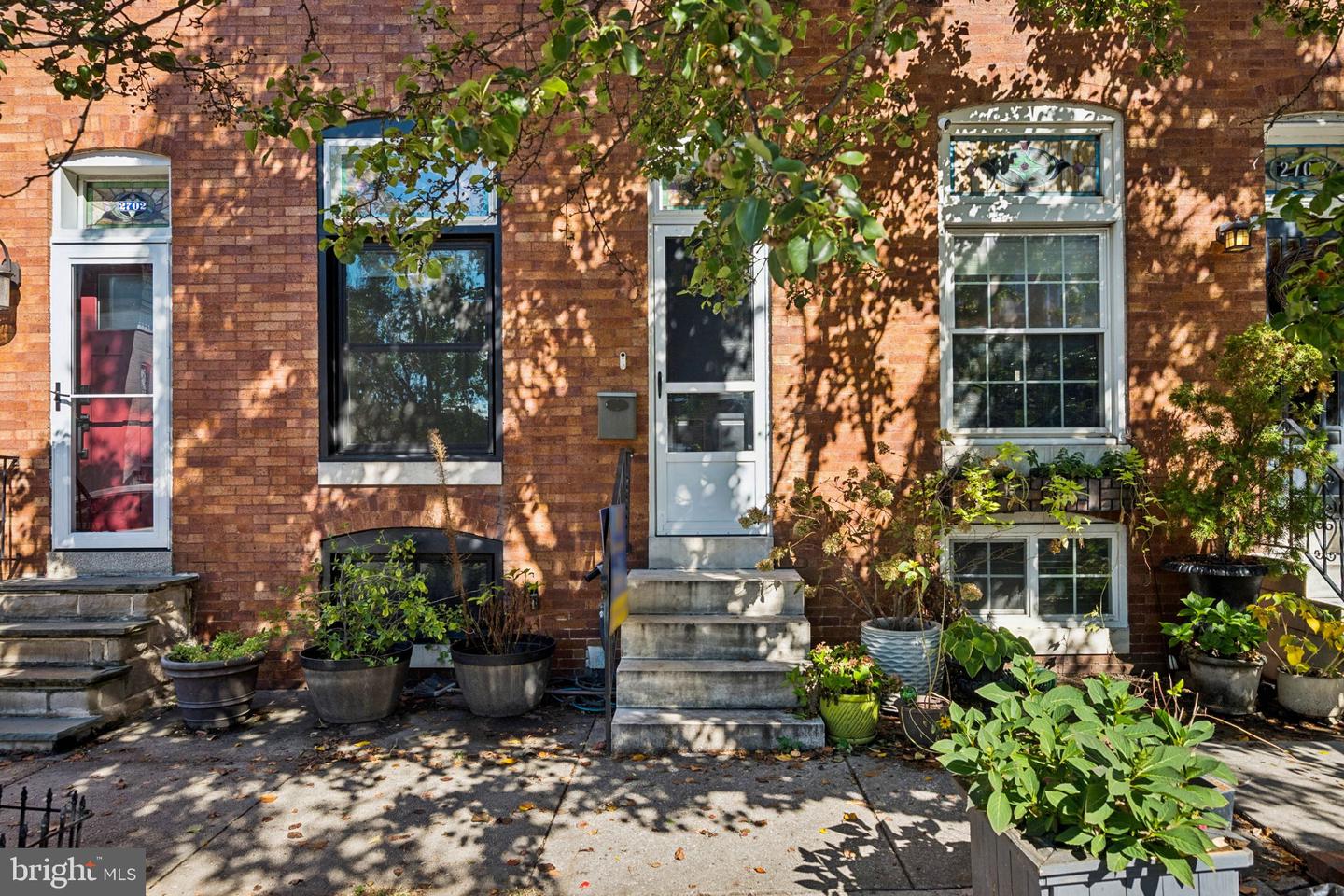 2704 HUDSON ST Property Photo 1