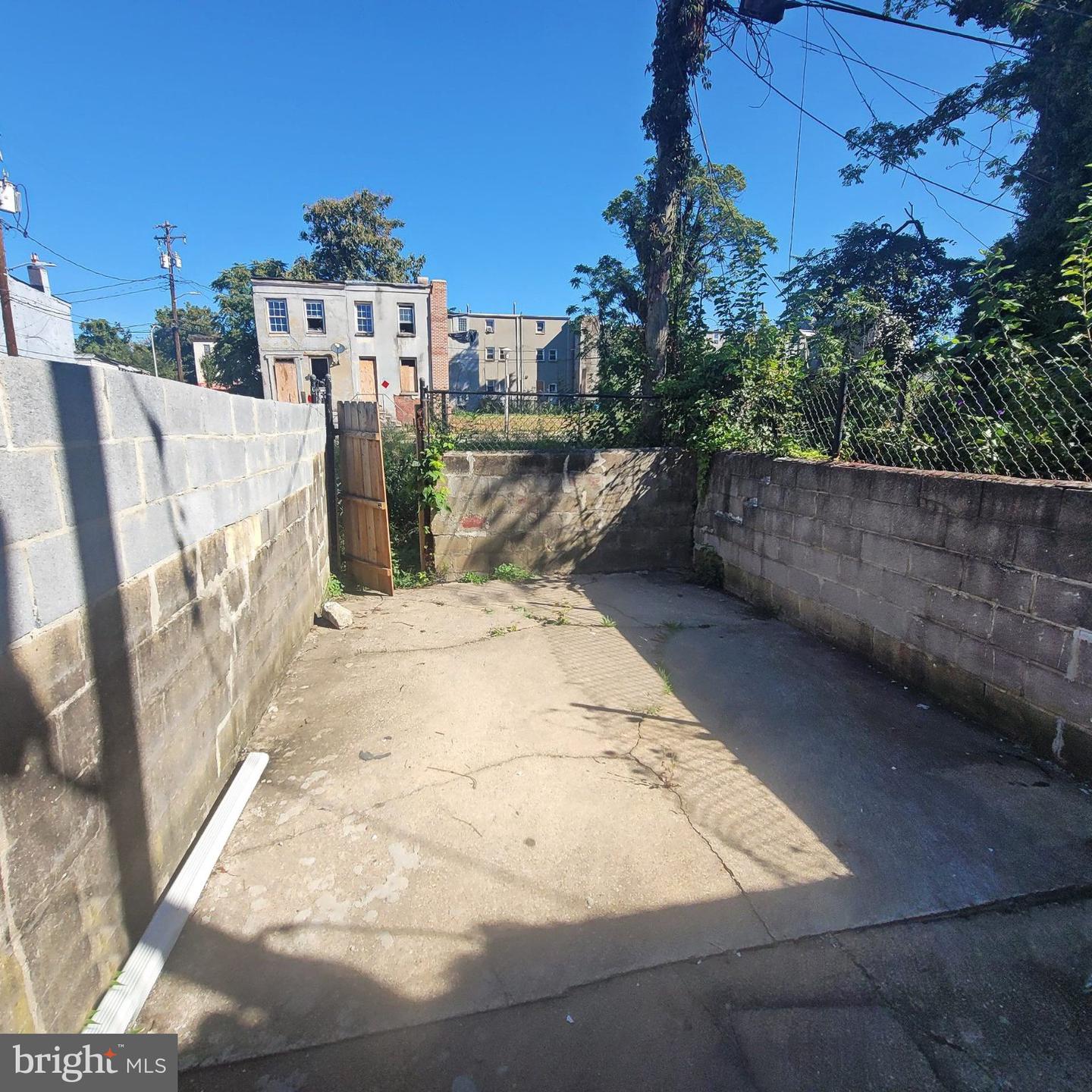 1816 Mchenry St Property Photo 4