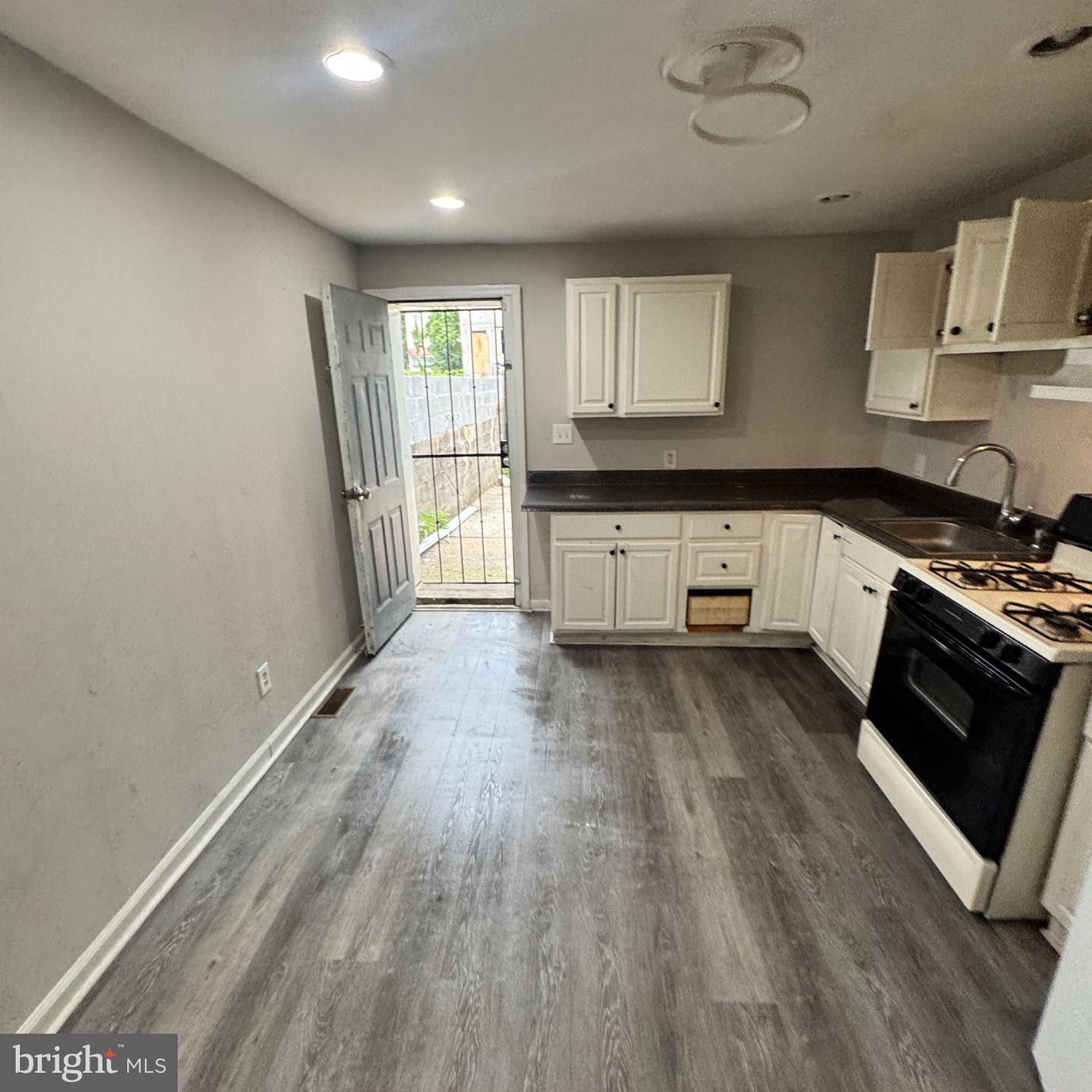 1816 Mchenry St Property Photo 10