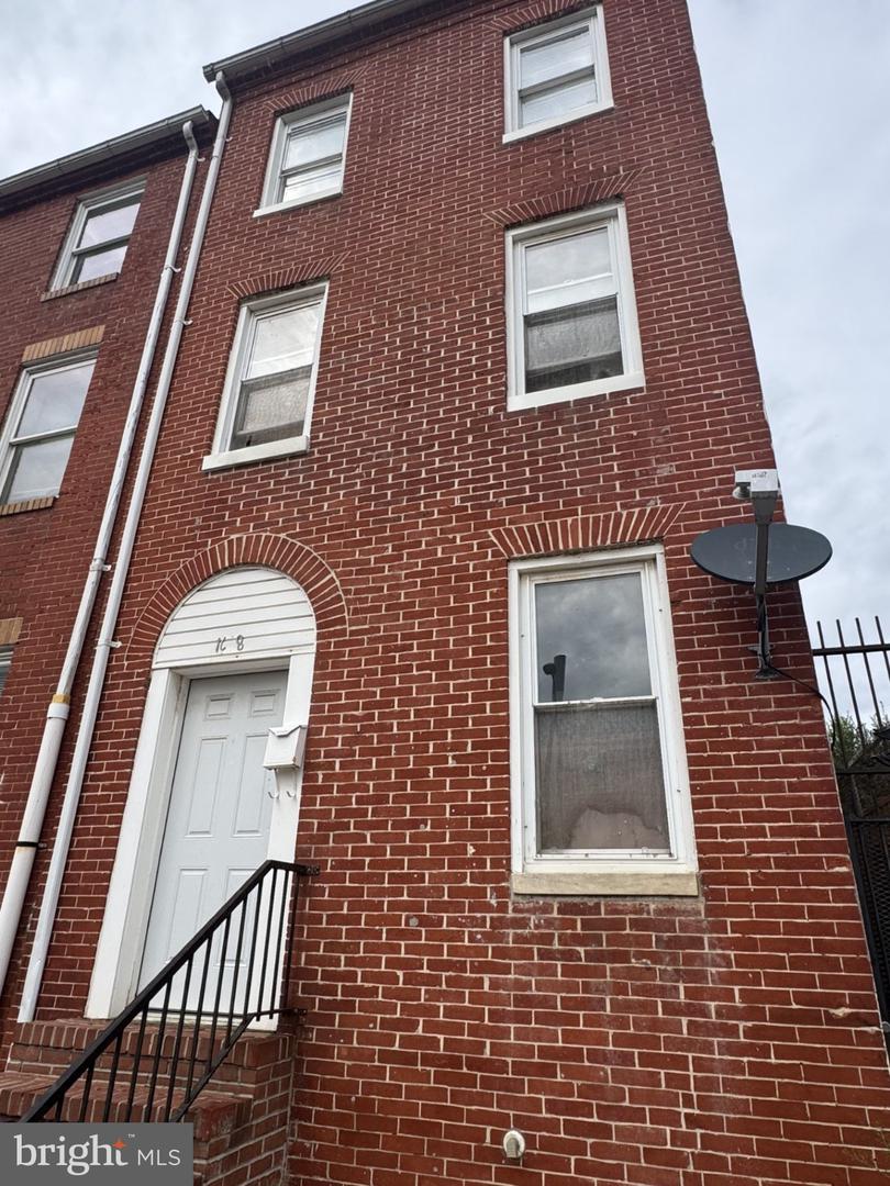1618 GOUGH ST Property Photo 1