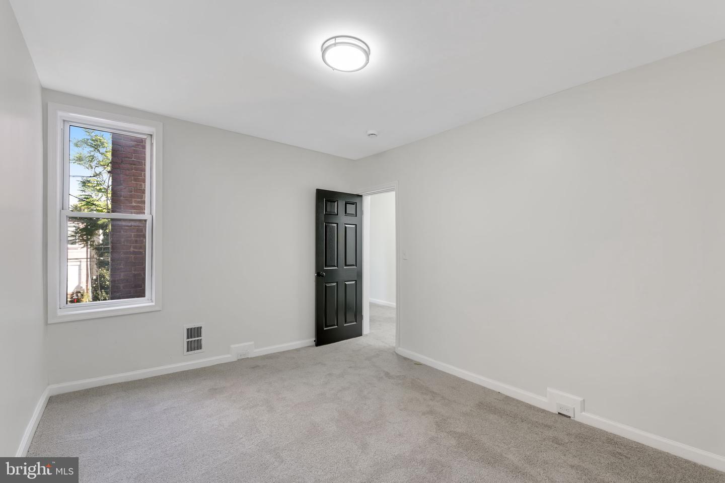 320 E Lorraine Ave Property Photo 17