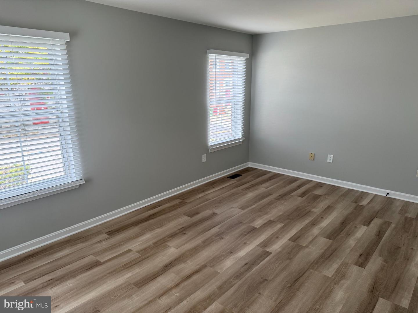 605 N Fremont Ave N Property Photo 51