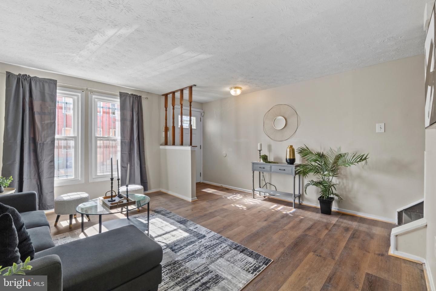 1115 ARGYLE AVE Property Photo 1
