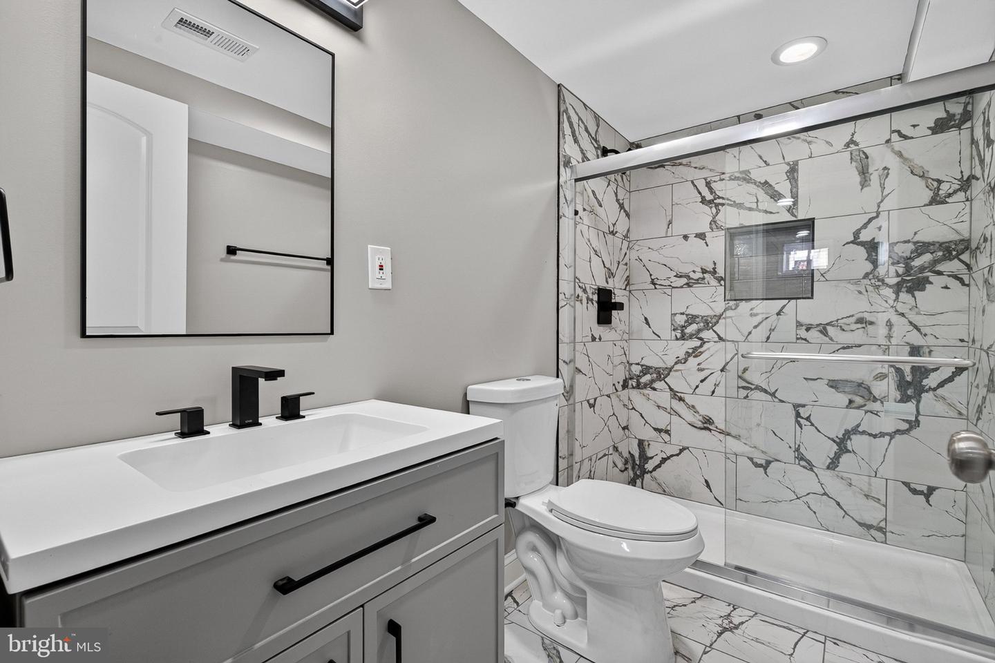 1823 E Federal St Property Photo 25