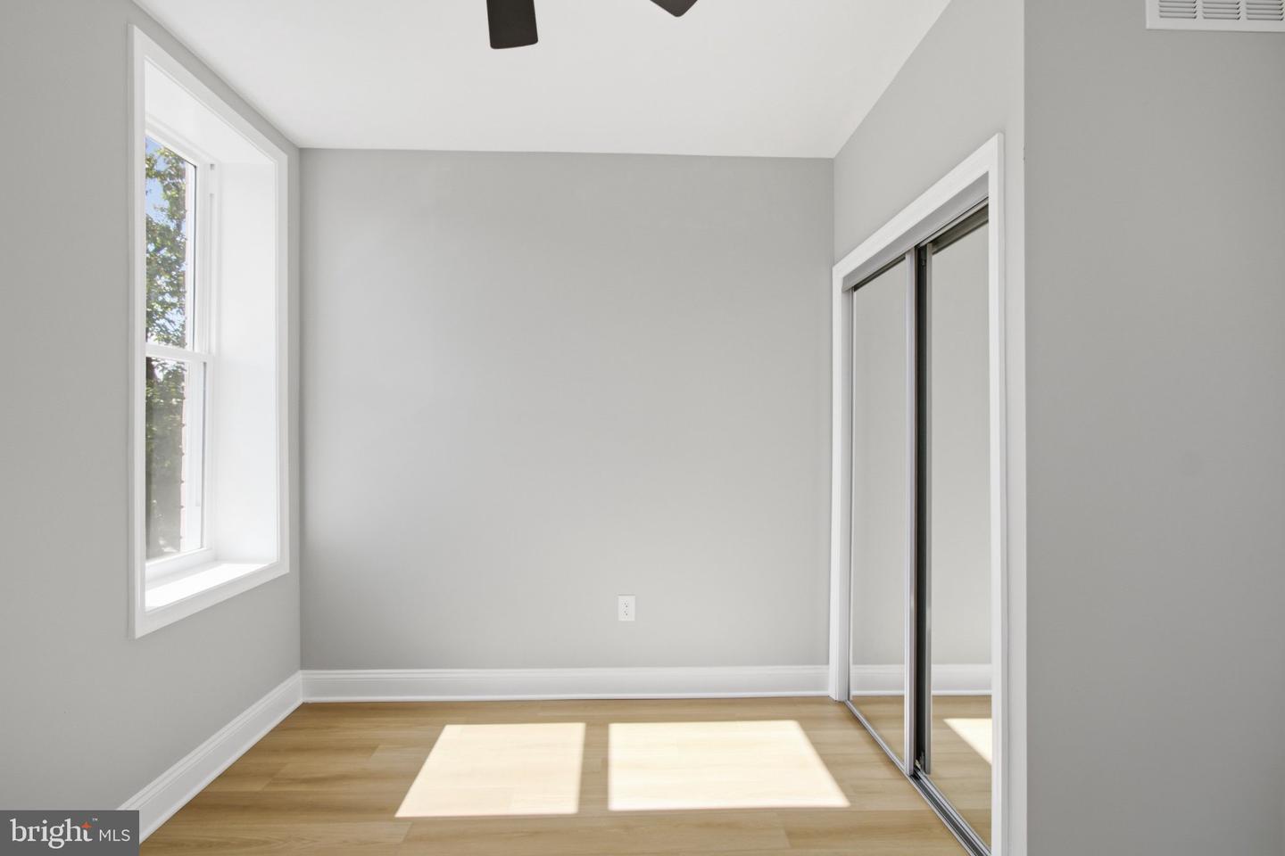 2122 Jefferson St Property Photo 14