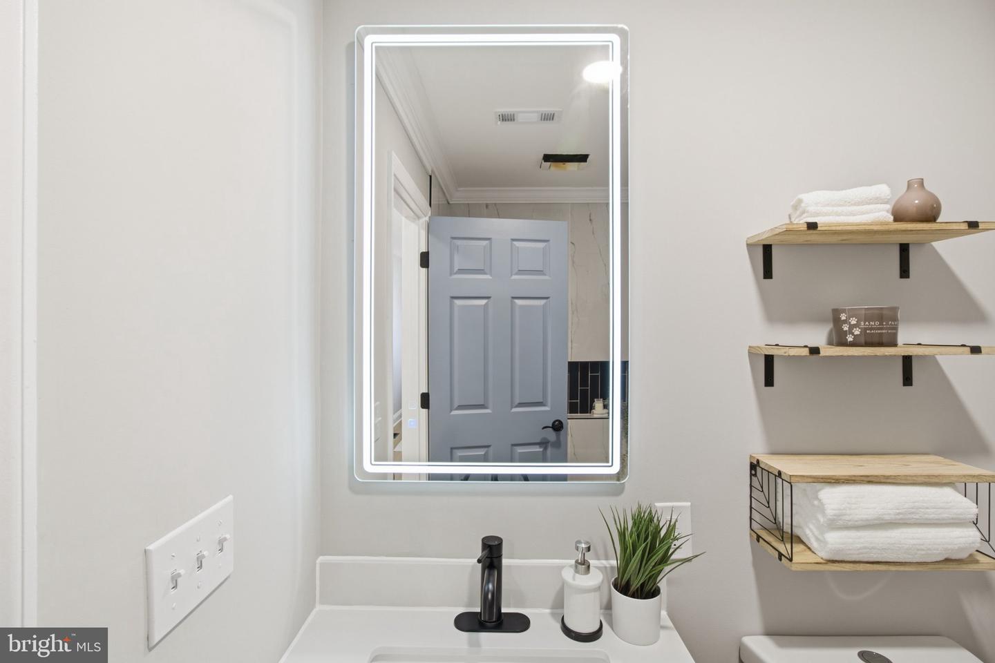 2122 Jefferson St Property Photo 23