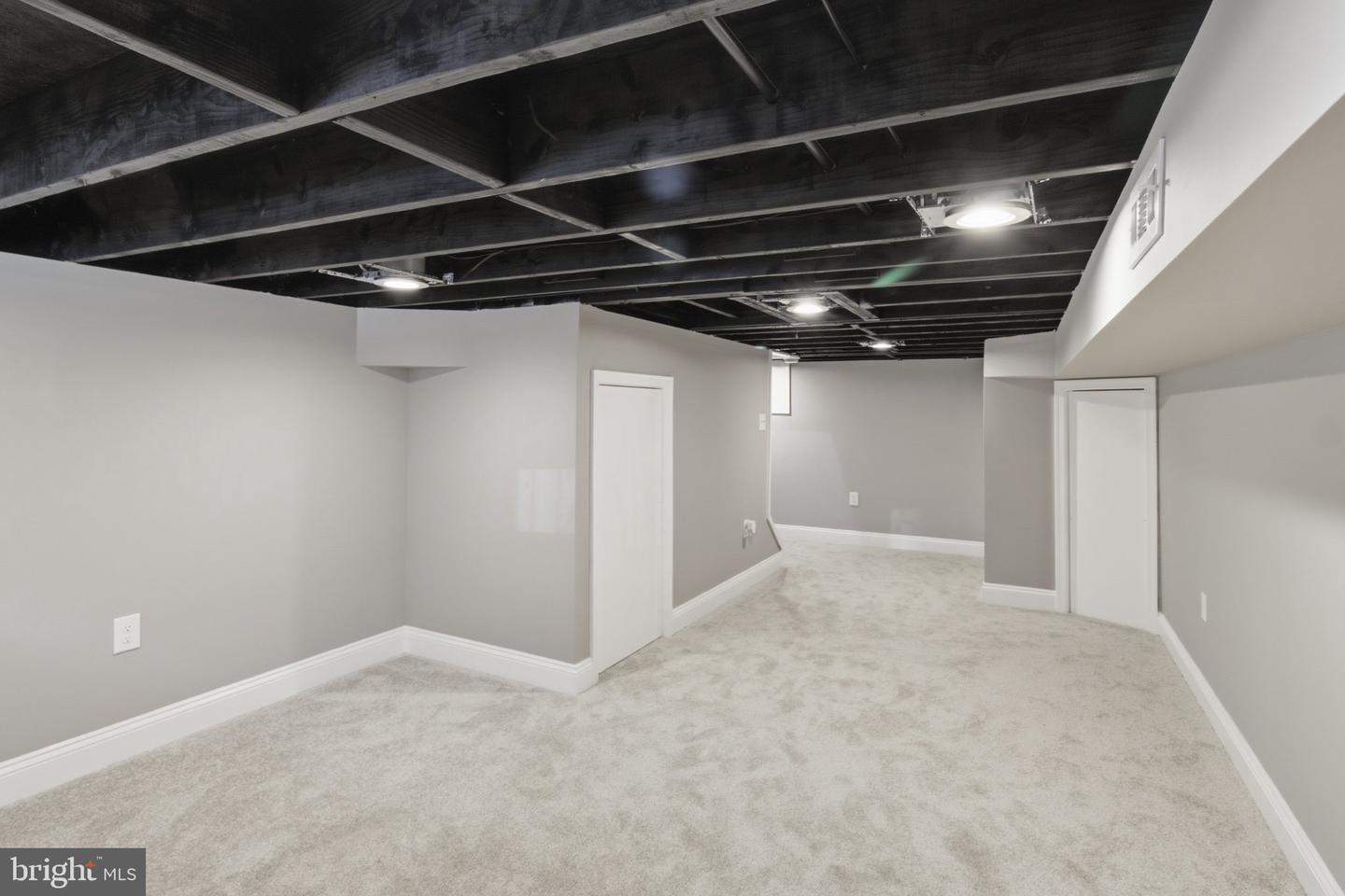 2122 Jefferson St Property Photo 29