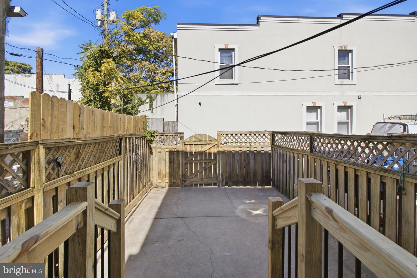 2122 Jefferson St Property Photo 30