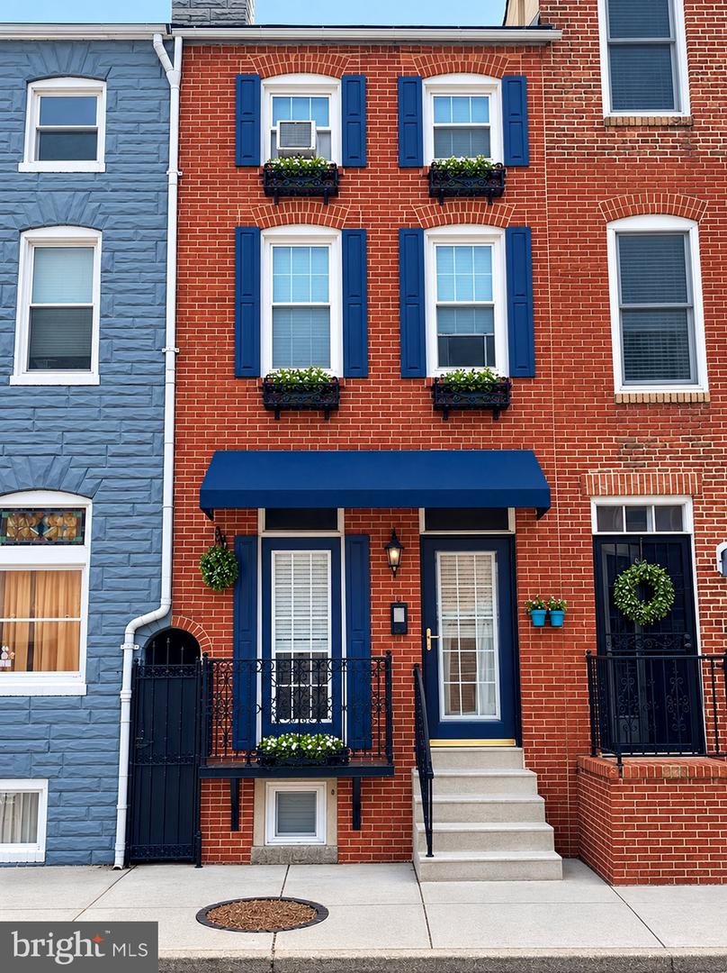 310 S EXETER ST Property Photo 1