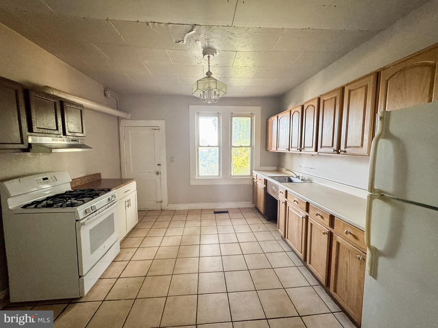 3732 E Lombard St Property Photo 6