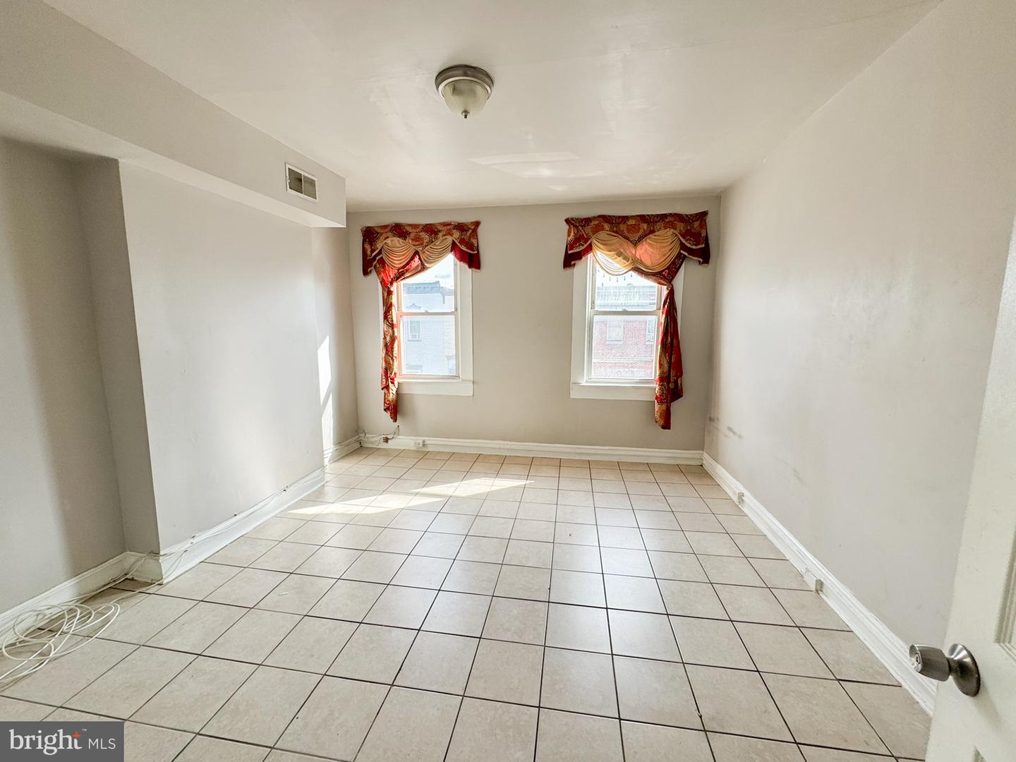 3732 E Lombard St Property Photo 15