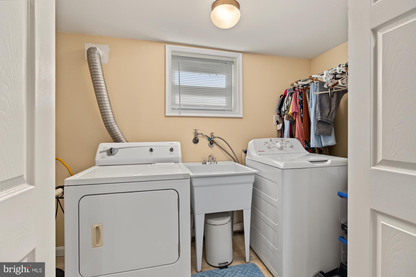2811 Pinewood Ave Property Photo 36