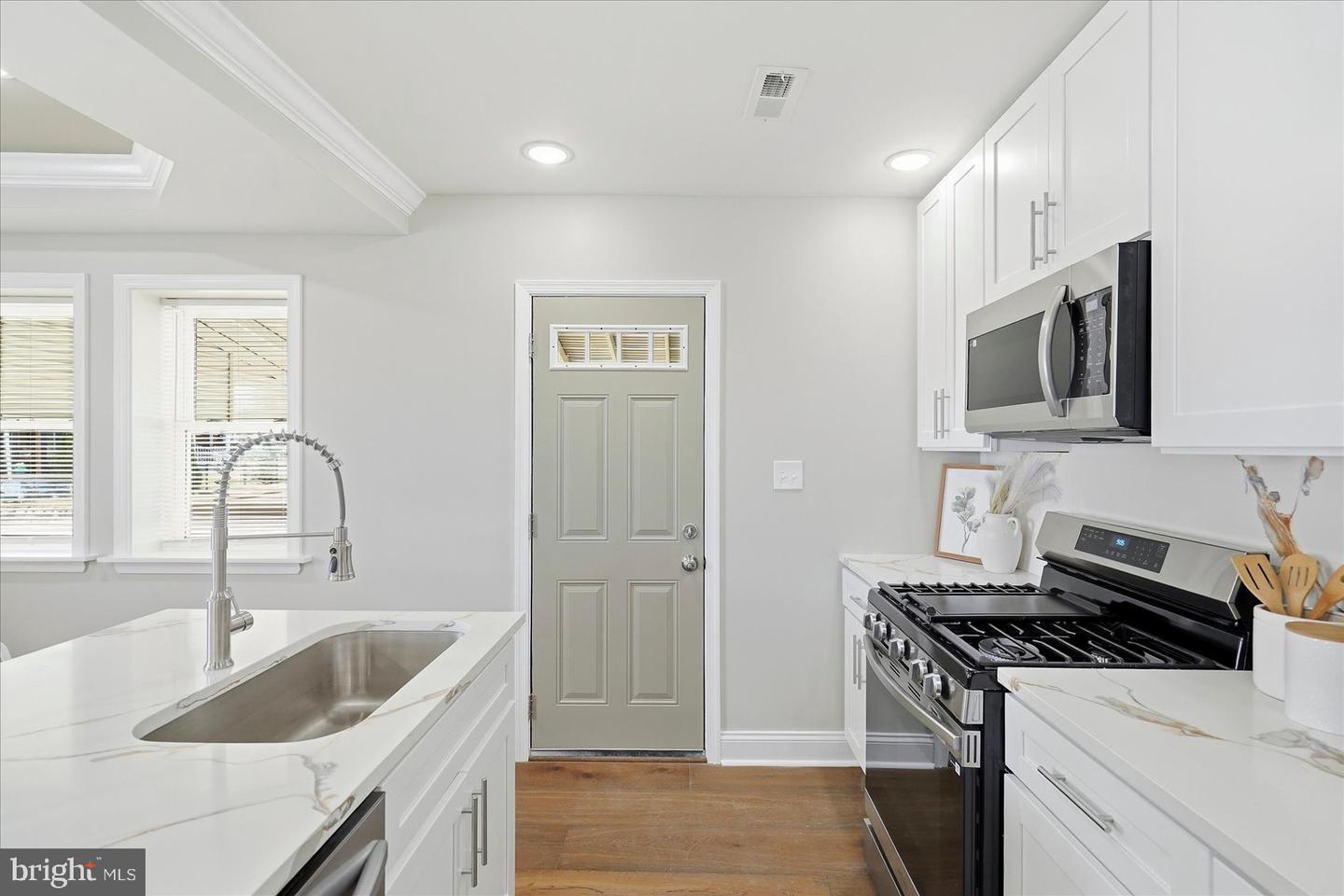 1000 Mount Holly St Property Photo 16