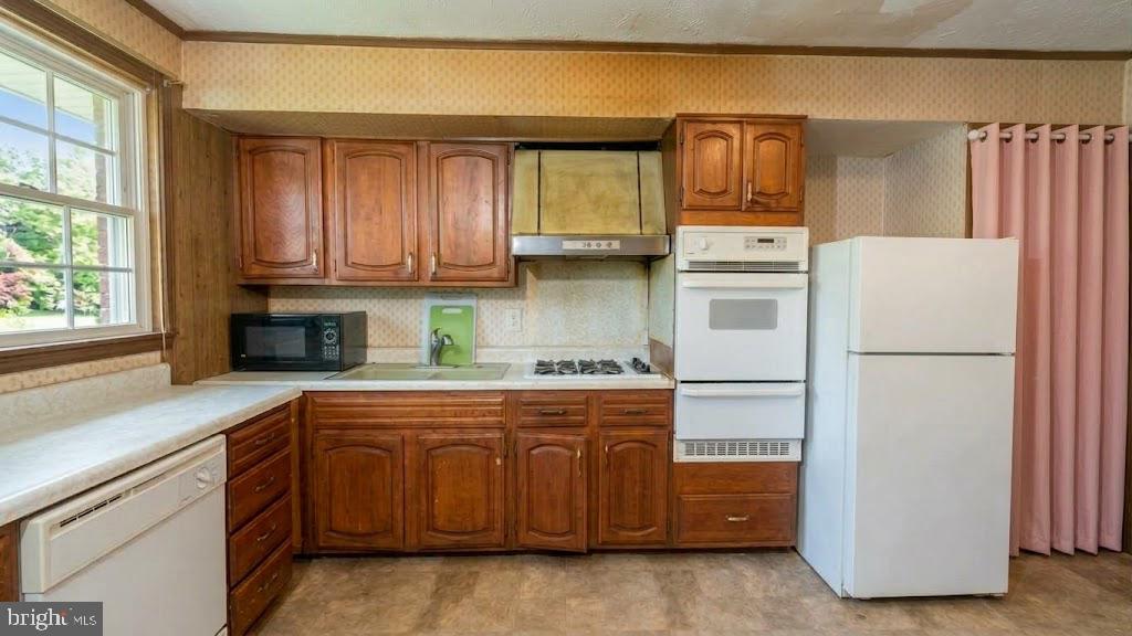 3430 E Lombard St Property Photo 3