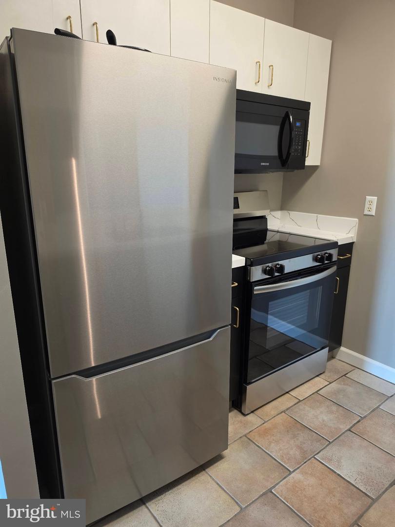 100 Harborview Dr #906 Property Photo 5