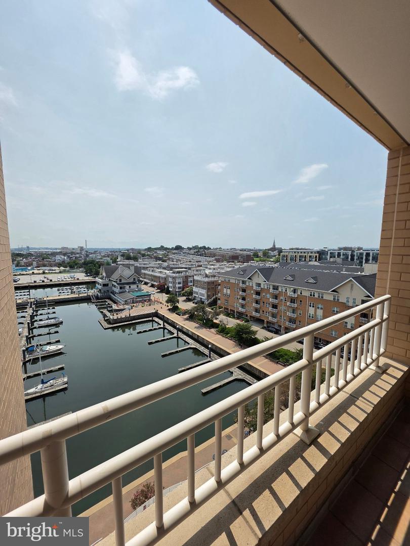 100 Harborview Dr #906 Property Photo 12