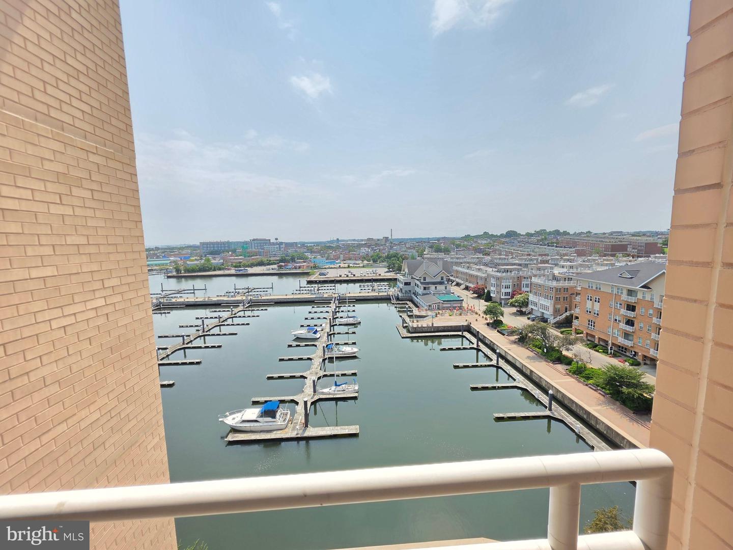 100 Harborview Dr #906 Property Photo 14