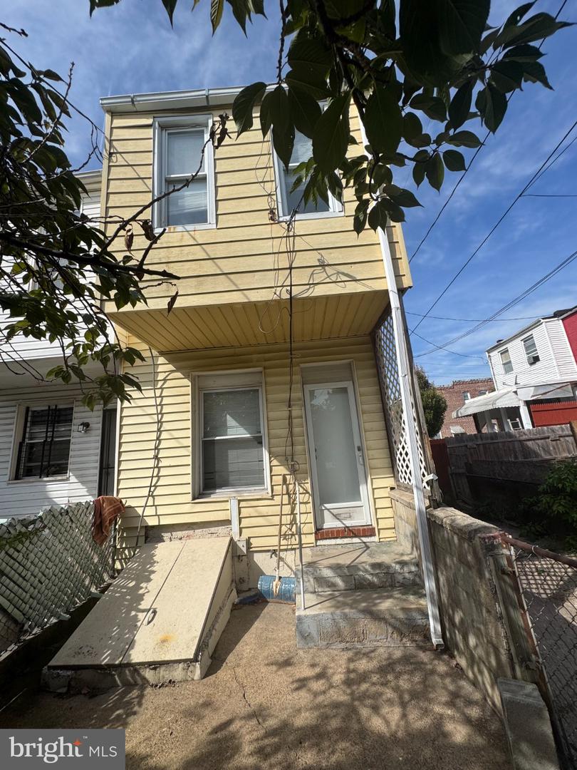 825 N Belnord Ave Property Photo 3