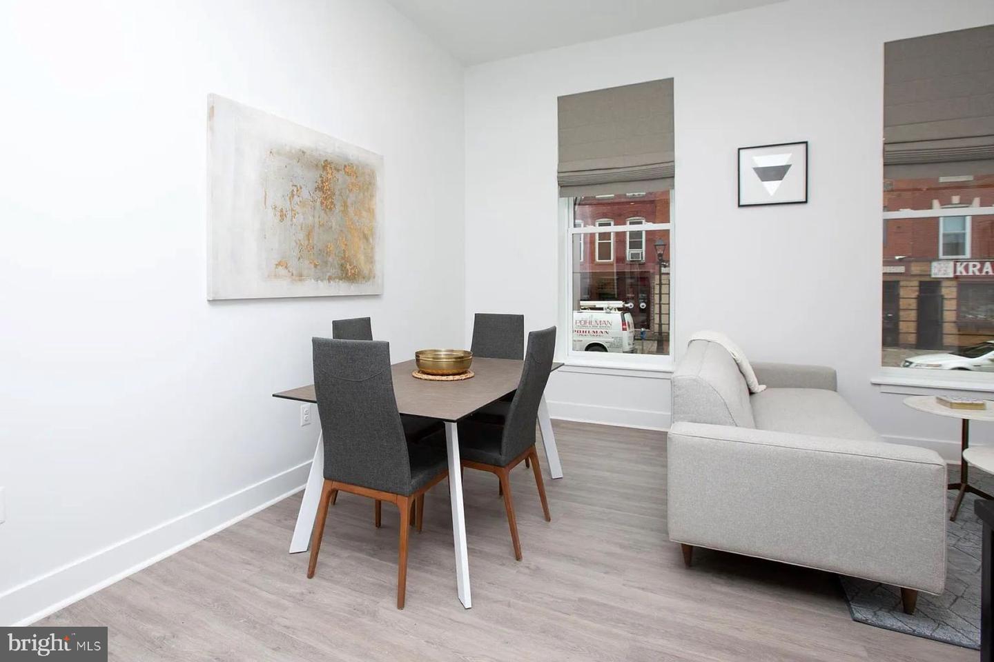 1742 Fleet St #303 Property Photo 4