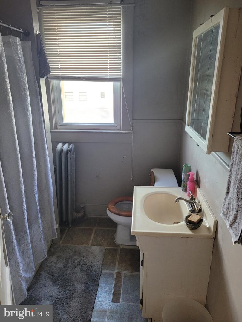406 Rossiter Ave Property Photo 9