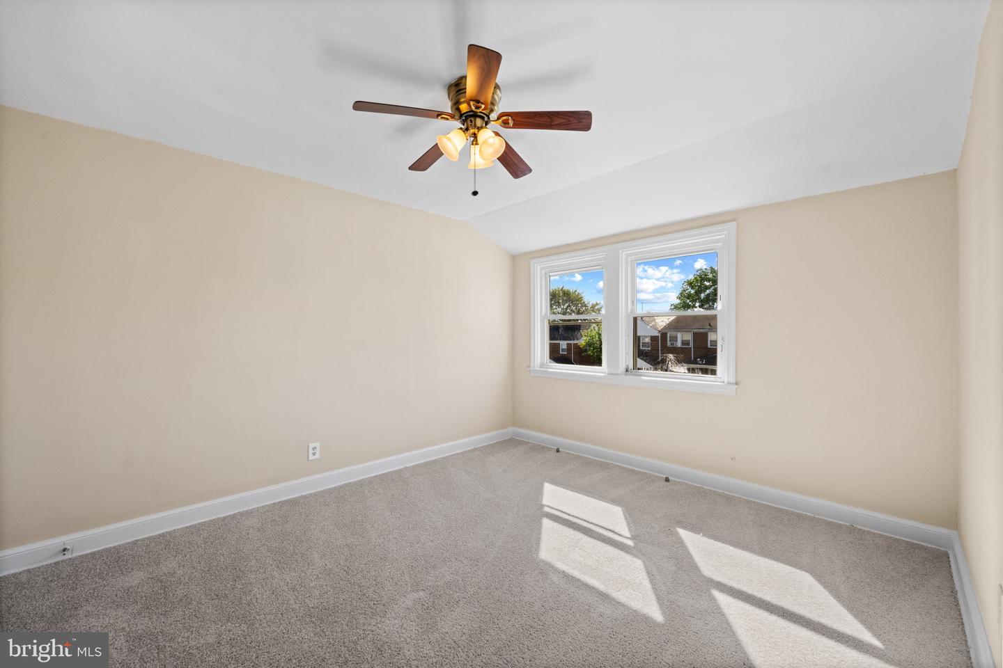 3434 Mayfield Ave Property Photo 6