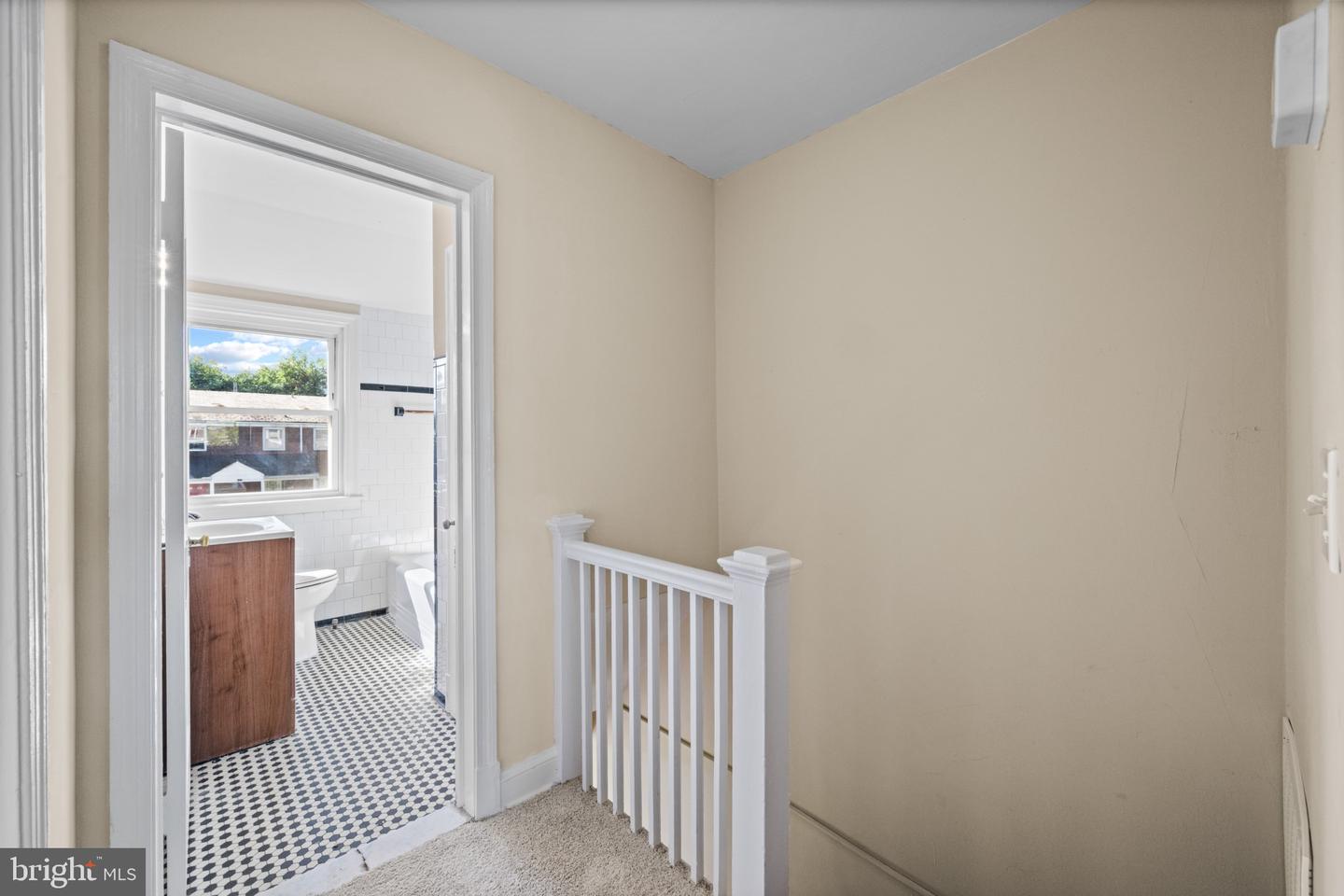3434 Mayfield Ave Property Photo 9
