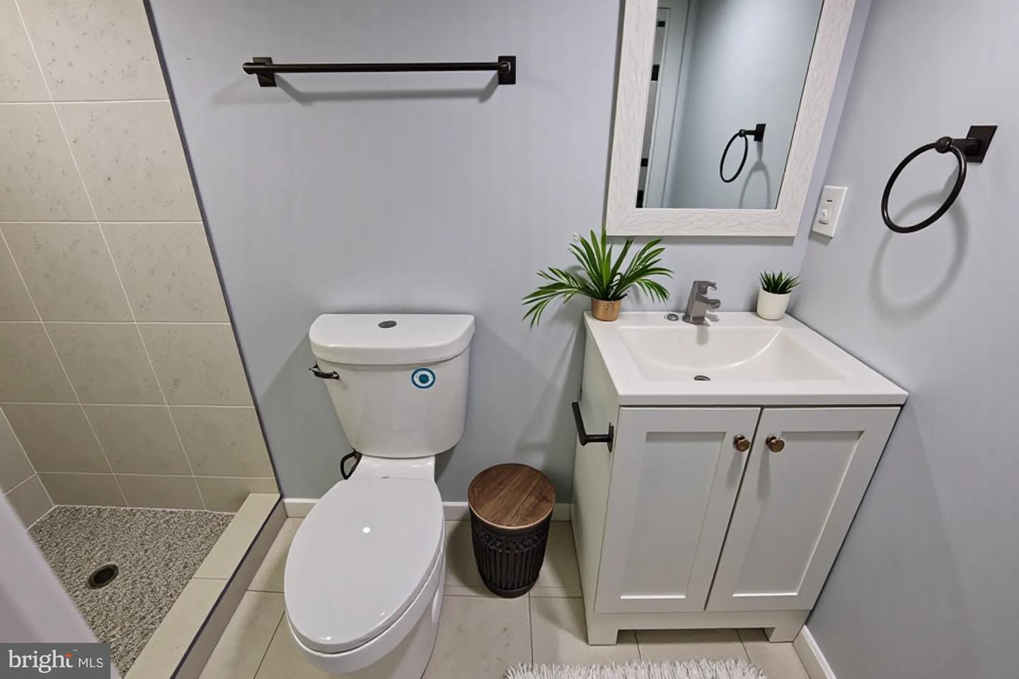 1318 N Spring St Property Photo 5