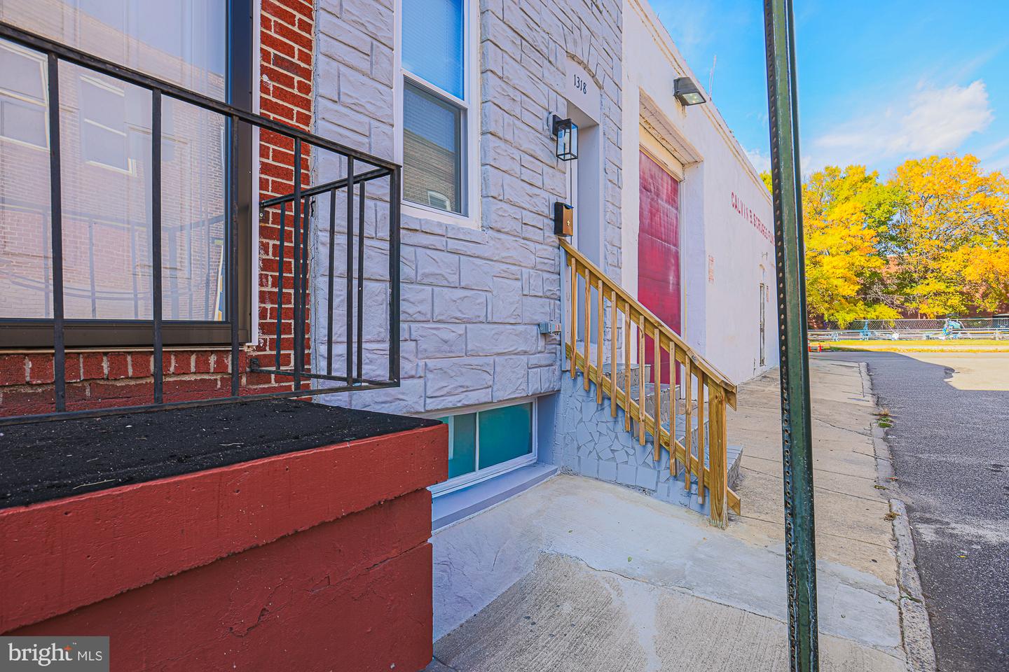 1318 N Spring St Property Photo 14