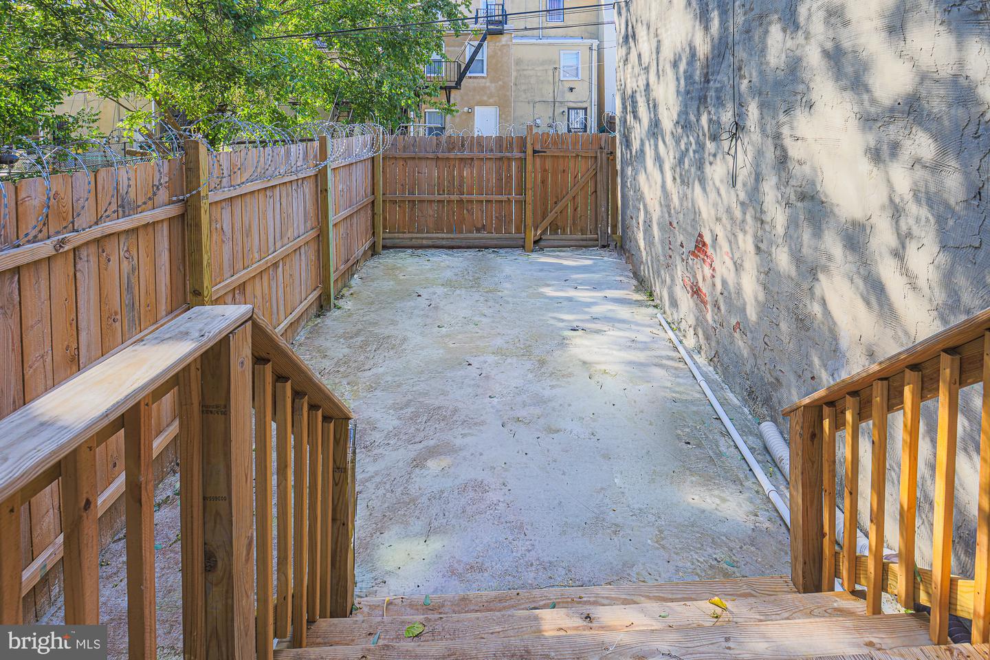 1318 N Spring St Property Photo 15