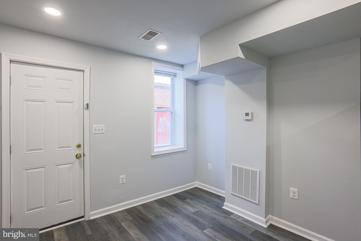 1318 N Spring St Property Photo 22