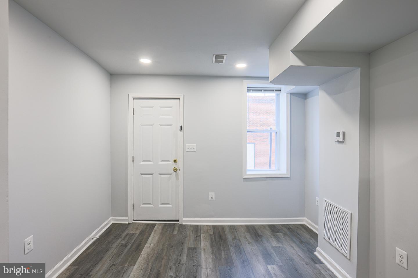 1318 N Spring St Property Photo 23