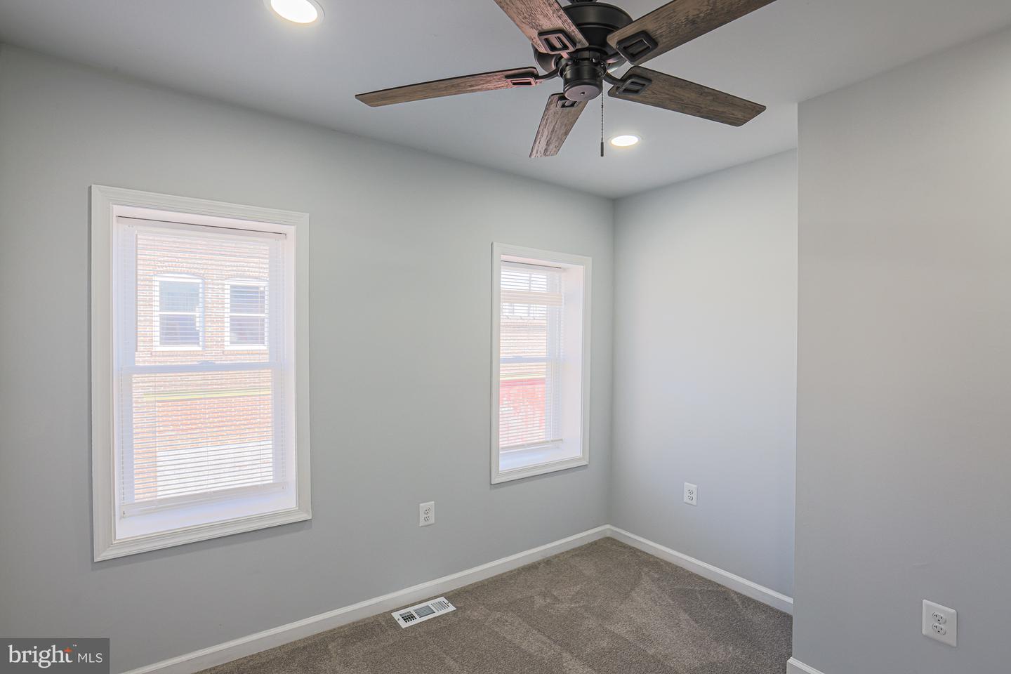 1318 N Spring St Property Photo 46