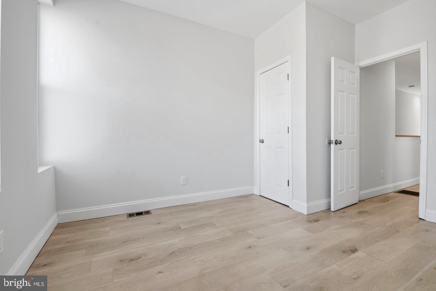 1229 W Saratoga St Property Photo 13