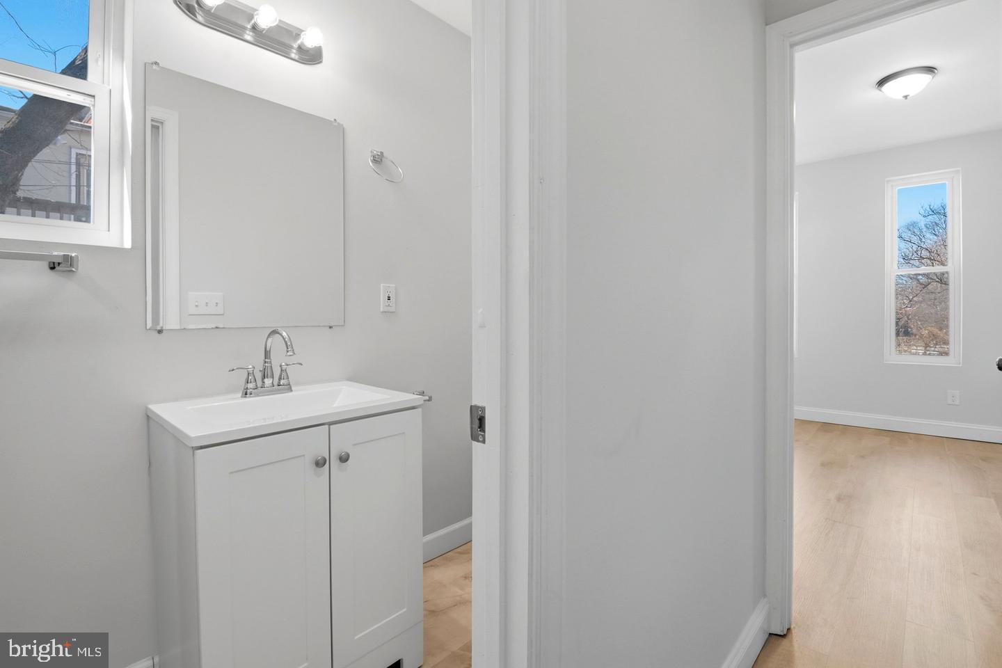 1229 W Saratoga St Property Photo 18