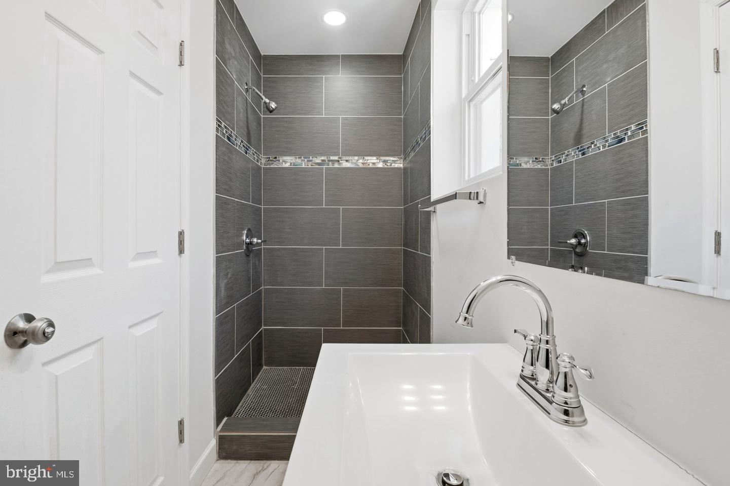 1229 W Saratoga St Property Photo 19