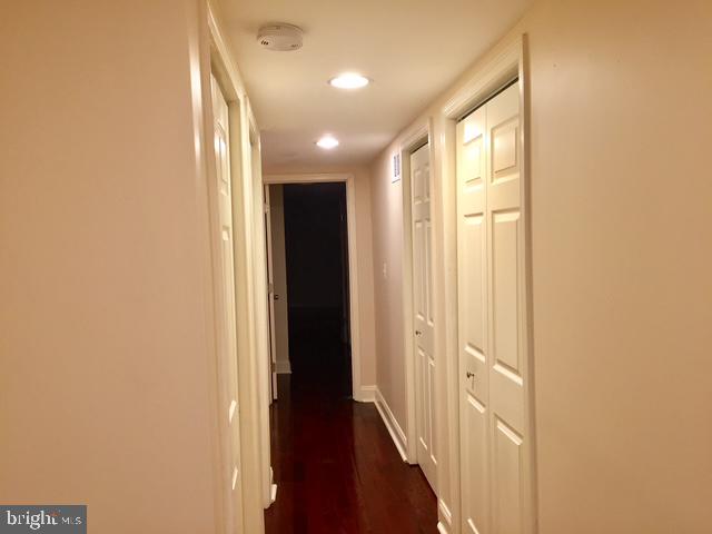 2225-#b Brookfield Ave Property Photo 10