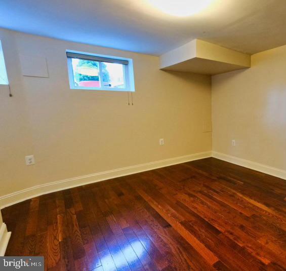 2225-#b Brookfield Ave Property Photo 11